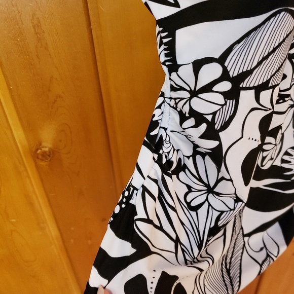 Christina One-piece Swimsuit - Picture 3 of 8